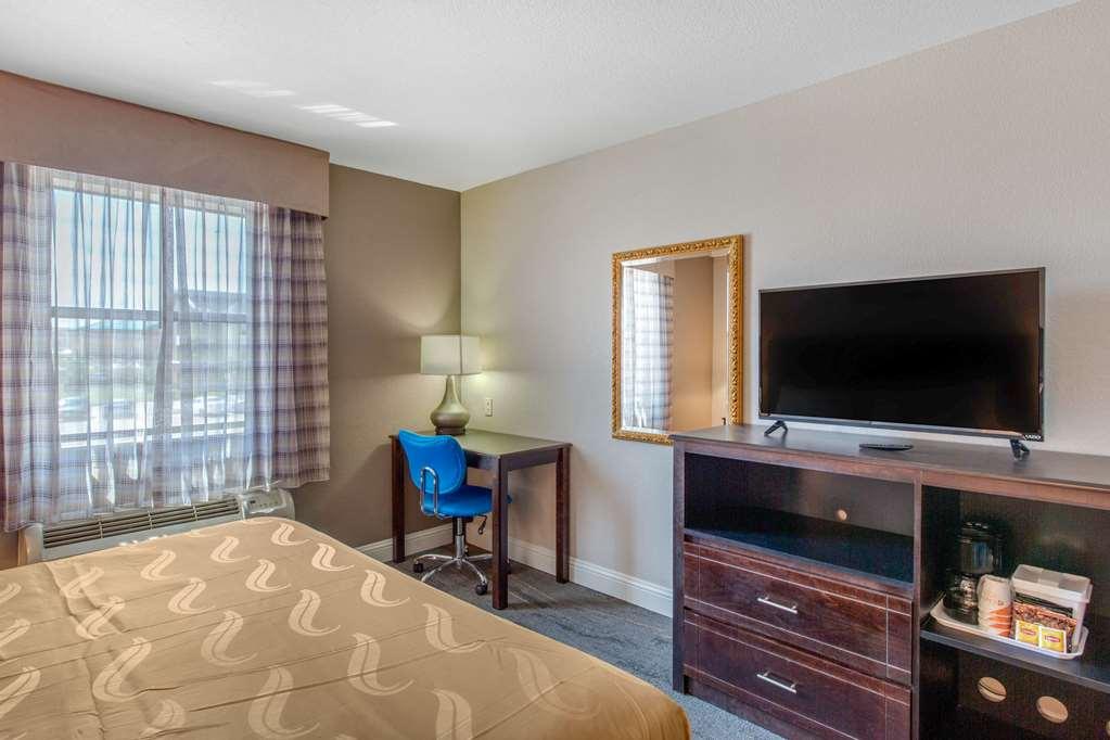 Quality Inn & Suites Port Arthur - Nederland Room photo