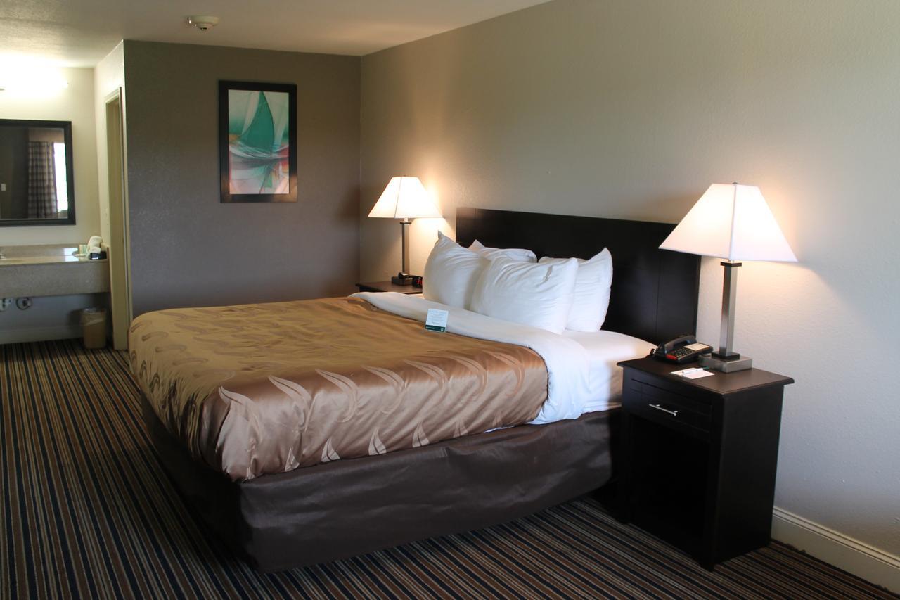 Quality Inn & Suites Port Arthur - Nederland Exterior photo