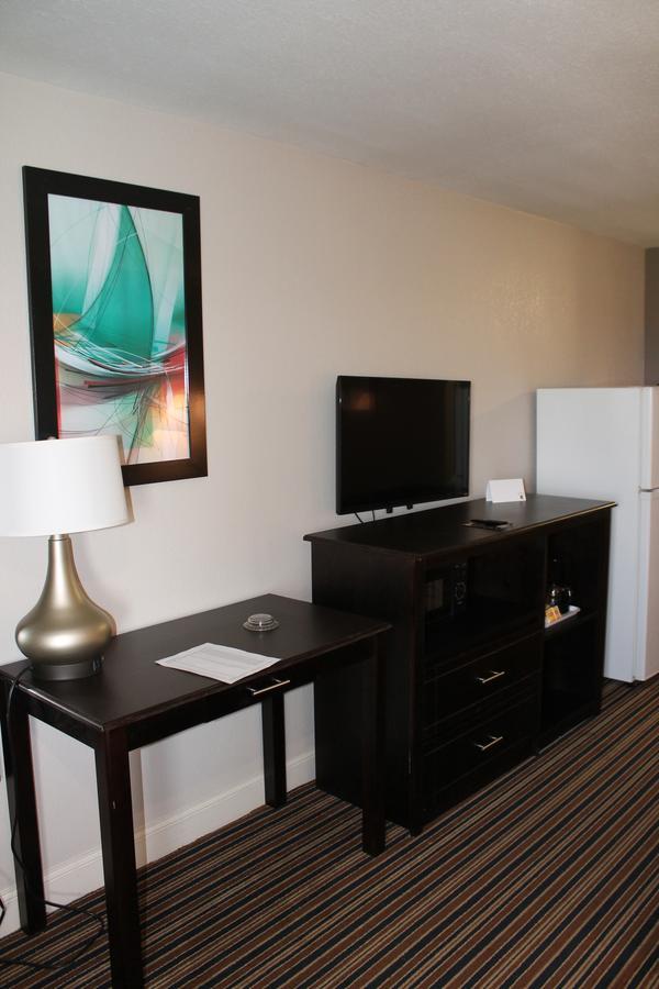 Quality Inn & Suites Port Arthur - Nederland Exterior photo