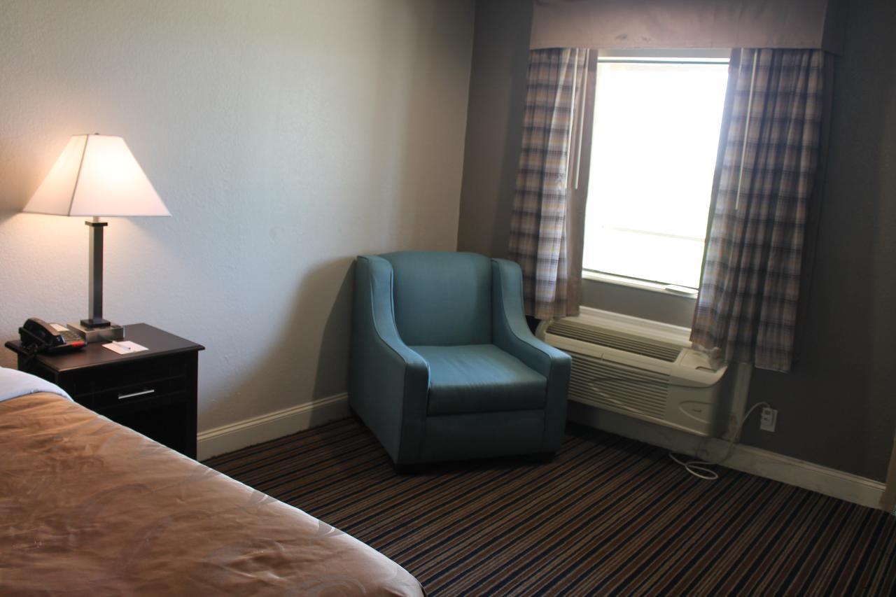 Quality Inn & Suites Port Arthur - Nederland Exterior photo